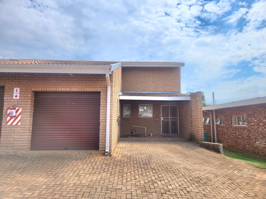 1 Bedroom Property for Sale in Oudorp North West